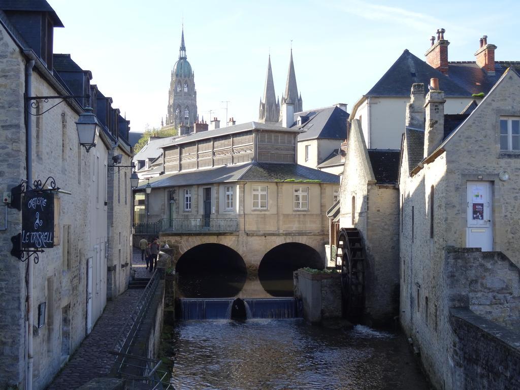 バイユー Logis Les Remparts Bed & Breakfast エクステリア 写真