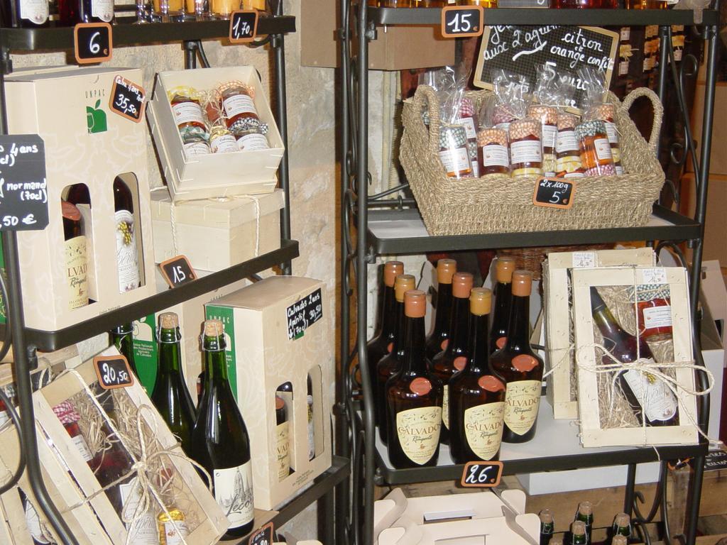 バイユー Logis Les Remparts Bed & Breakfast エクステリア 写真