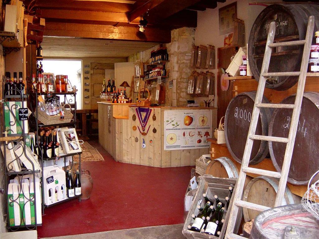 バイユー Logis Les Remparts Bed & Breakfast エクステリア 写真